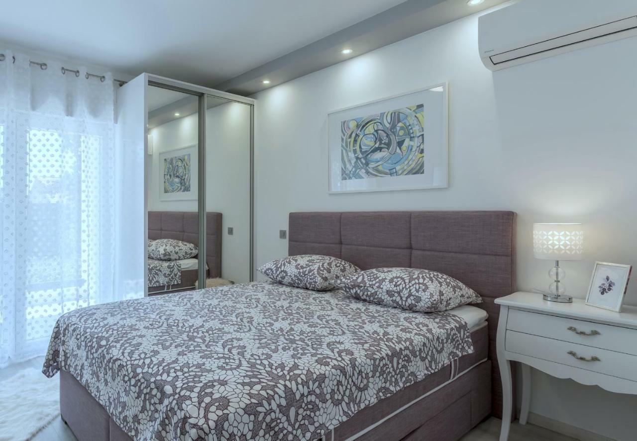 Villa Ema Kastela With Private Heated Pool Kültér fotó